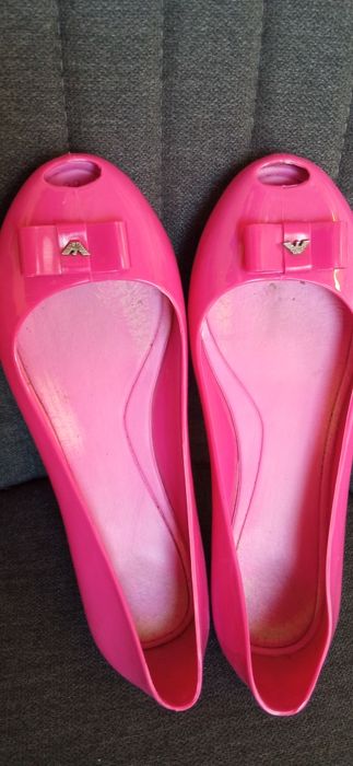 Sabrina 38 com aplicação símbolo Giorgio Armani