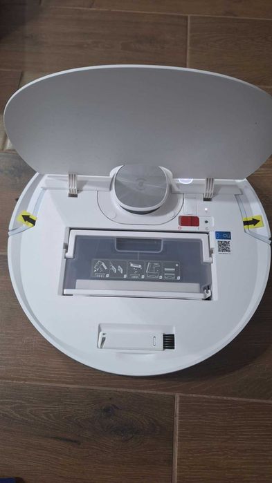 Robot sprzatajacy-mopujacy. Nowy