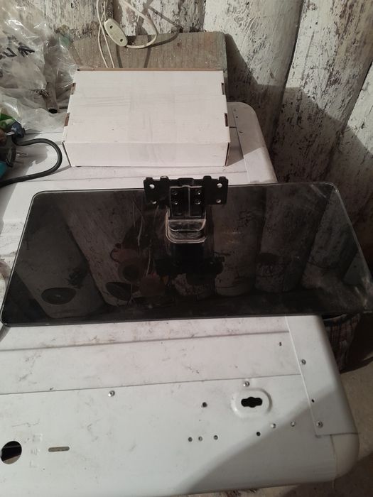 Подставка под монитор с креплением стекло