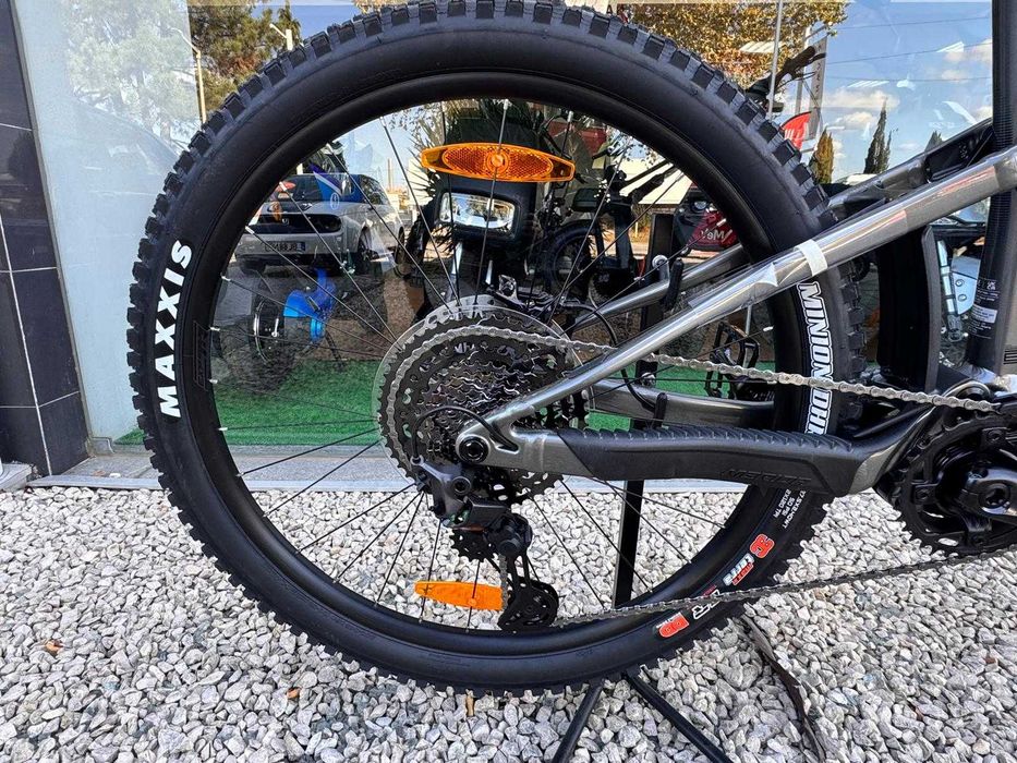 Merida eONE-SIXTY 875