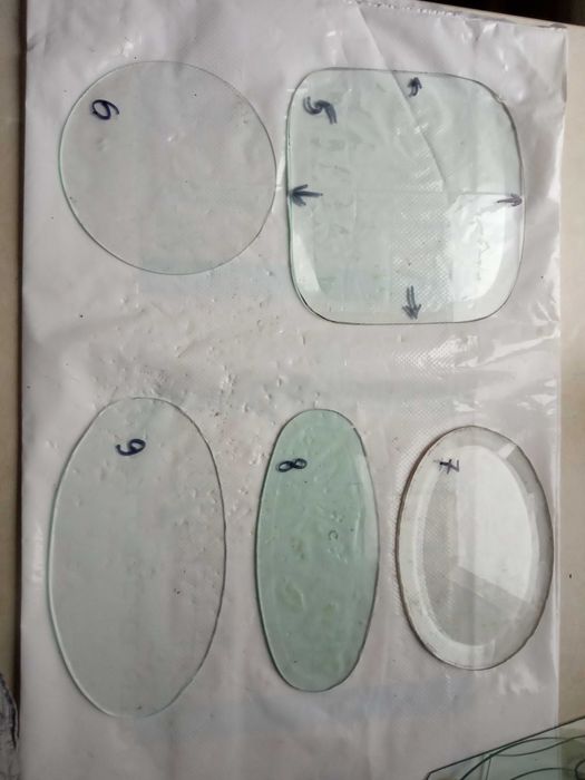 Стекла ( 14 шт. , разные) на настенные часы с боем (Янтарь, ОЧЗ)