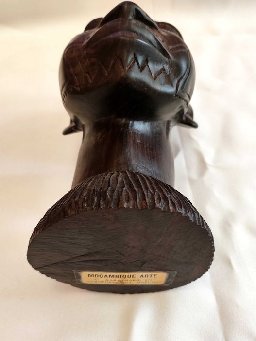 Escultura Ébano Maciço (1.6kg) Moçambique - Certificada / Galeria