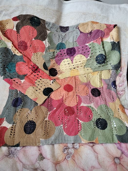 Kolorowy sweter w kwiaty - oversize (nowy bez metki)
