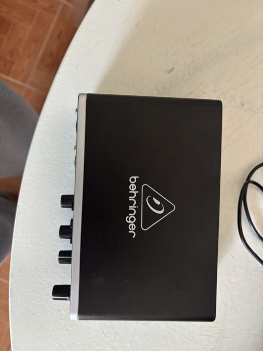 Blue Yeti USB microphone / behringer U-phobia UMC202HD