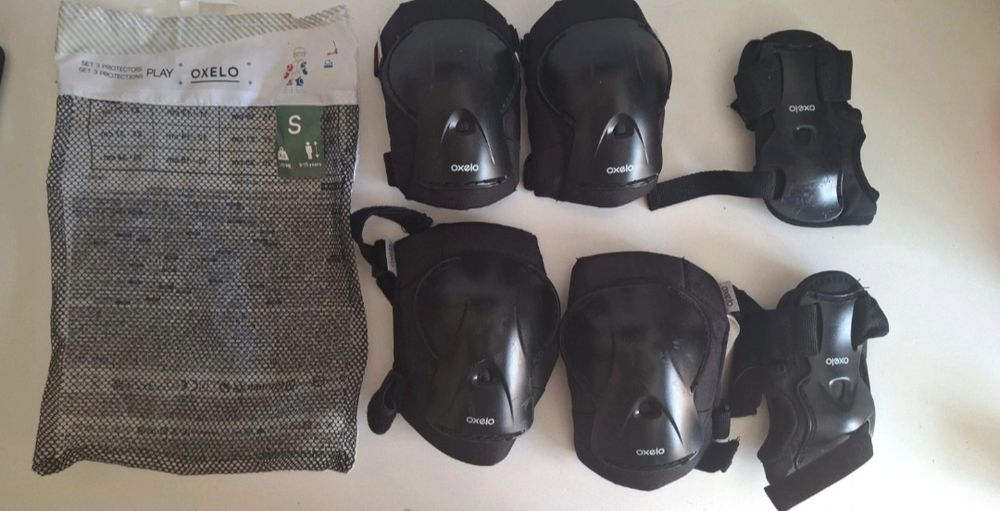 Skate com capacete e proteções