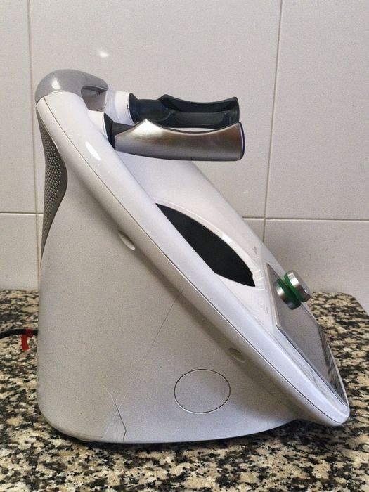 Bimby / Thermomix TM6 com Acessórios Completos – Excelente Estado