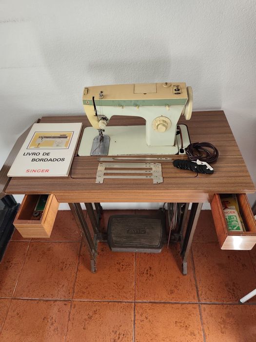 Máquina costura singer