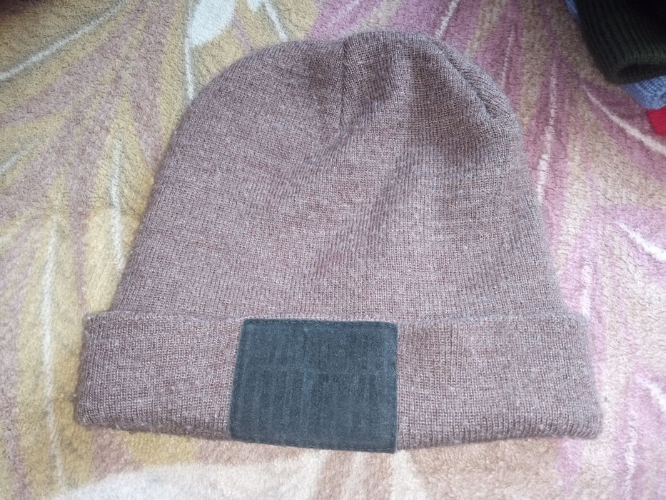 Віддам даром головні убори