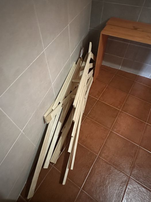 Estrutura de cama 140x190 cm madeira maciça