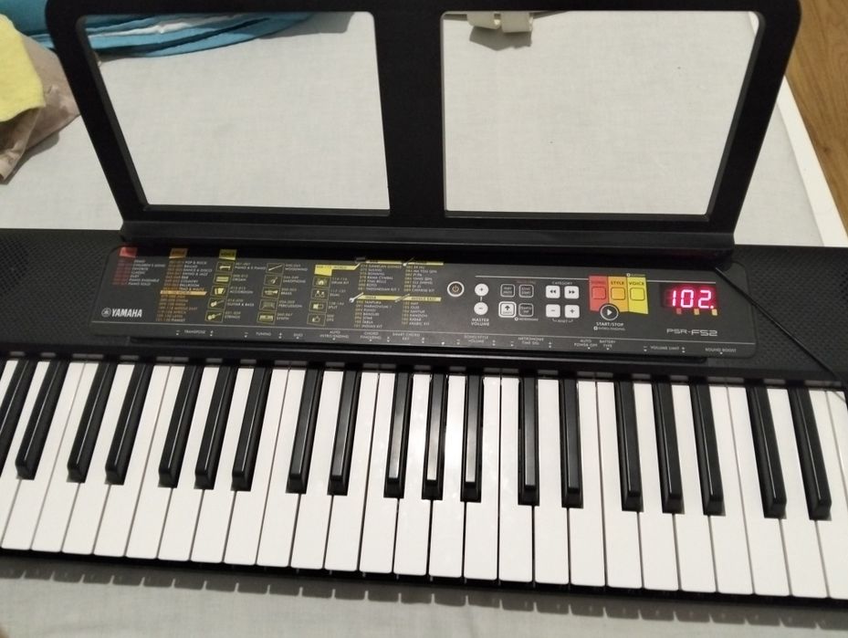 Vendo ou troco Piano PSR-f52 para despachar