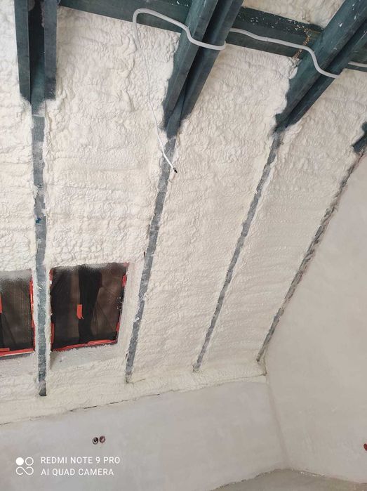 Ocieplanie piana Pur ,Pianowanie poddaszy ,ocieplanie poddasza pianka