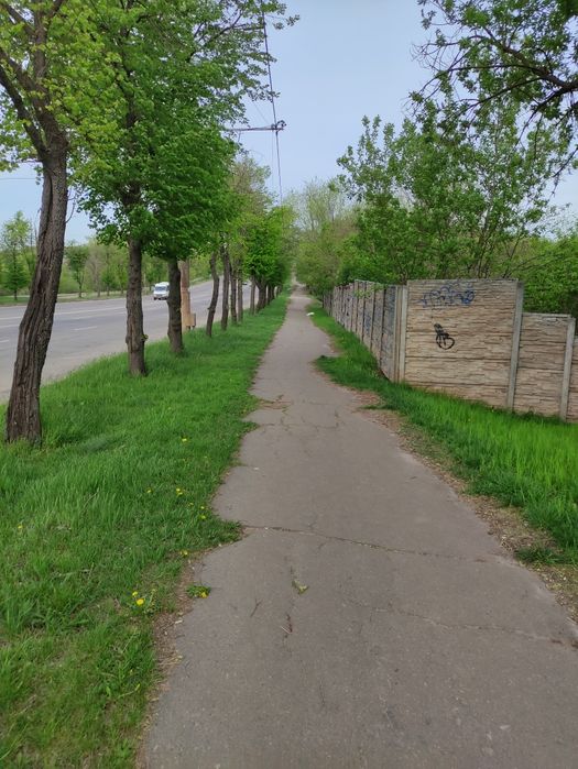 Продаж земельної ділянки, по червоній лінії