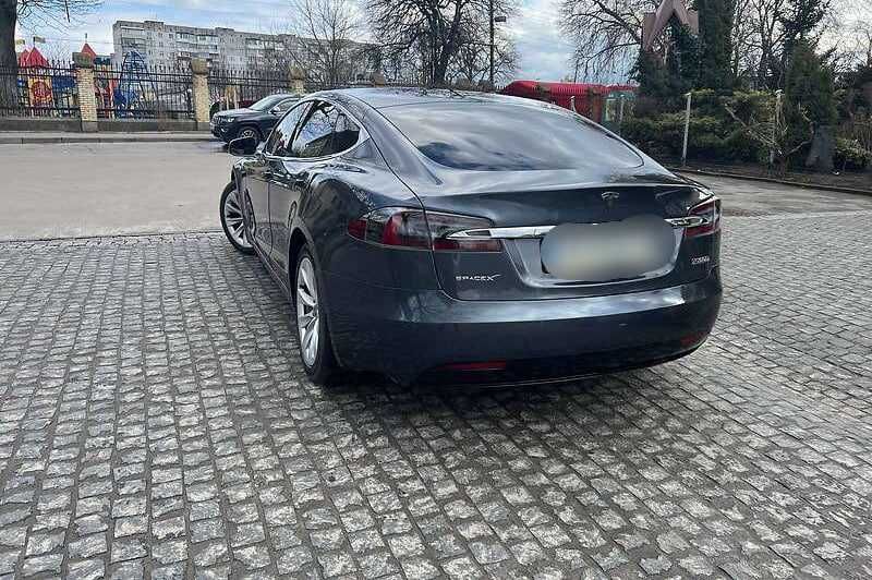 Tesla Model S 2018