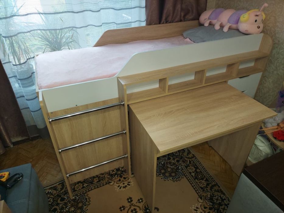 Дитяче  ліжко.