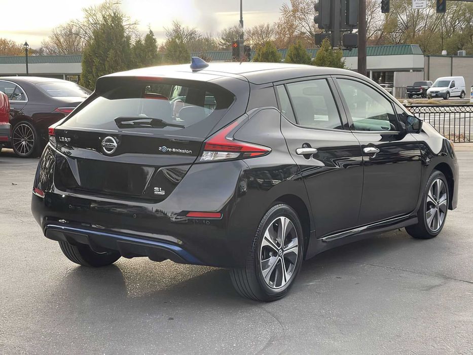 Nissan LEAF      2020