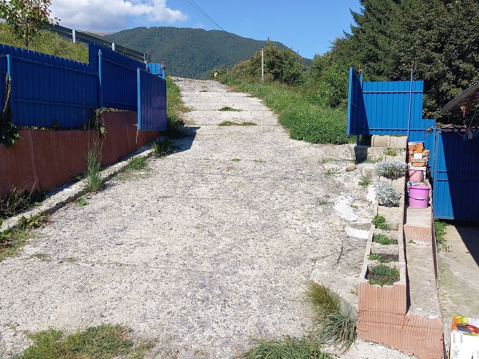 Здається житло в селі Кваси