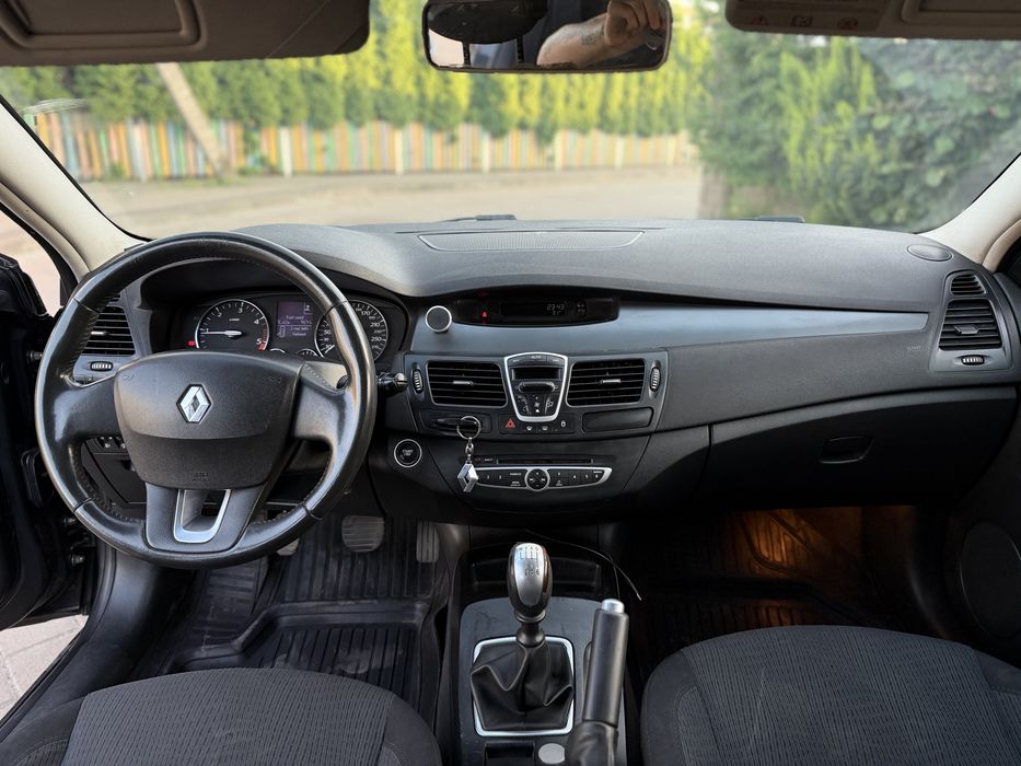 Renault Laguna III гарний стан, чудова техніка.