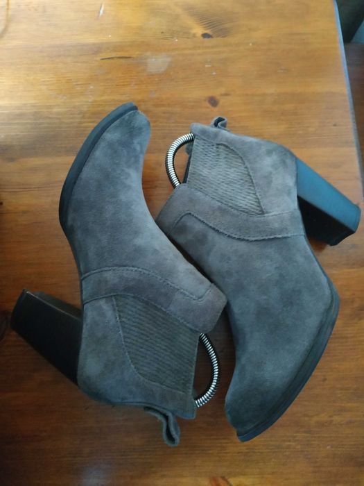 Сірі весільні замшеві ботильйони на підборах УГИ UGG 41 розмір/26,5 см