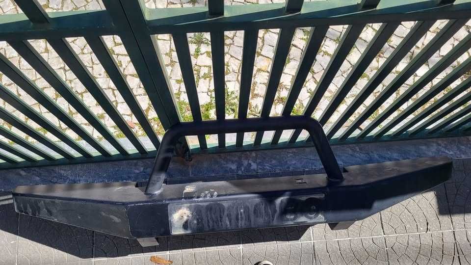 Para choque de ferro dianteiro e resguardo de Nissan Patrol