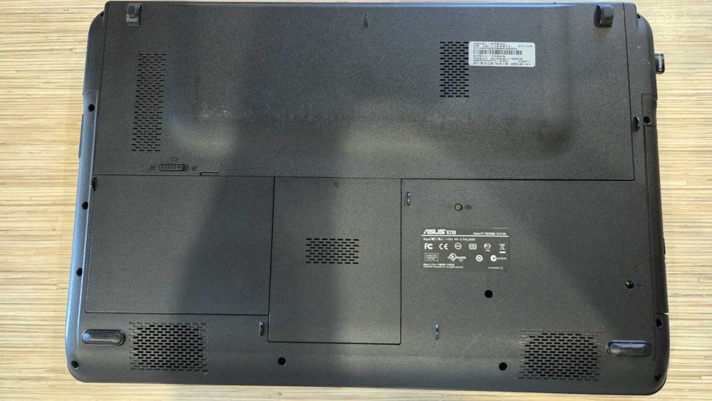 Laptop ASUS K701C 17" Intel Care 2 Duo  GeForce GT220M 4Gb RAM