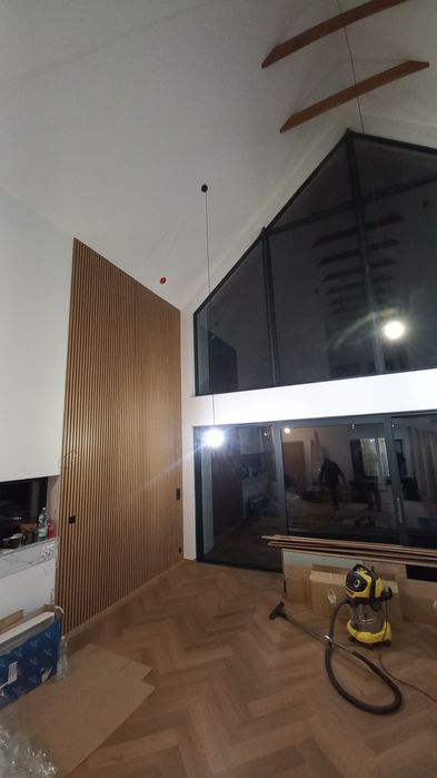 Lamele, ścianka ażurowa. Działowa.