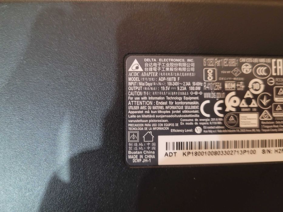 Acer Predator Helios 300 I7-10750H/RTX 2070 Max Q/16GB RAM/1TB SSD