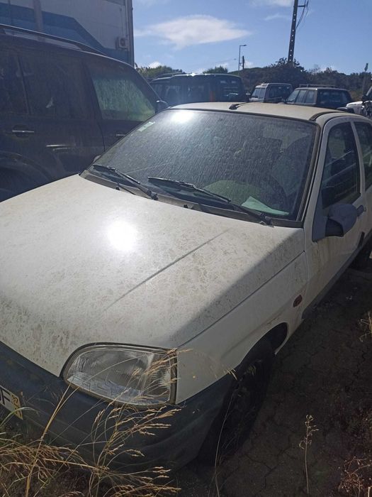 Vendo Renault Clio a gasolina foto 2