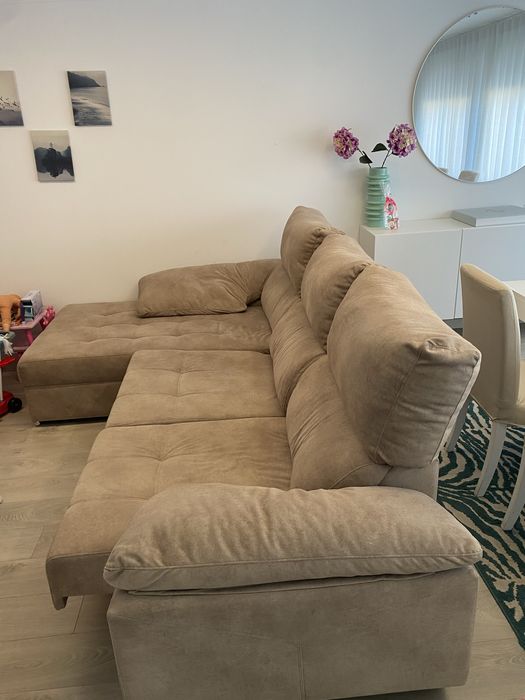 Sofá espaçoso como novo