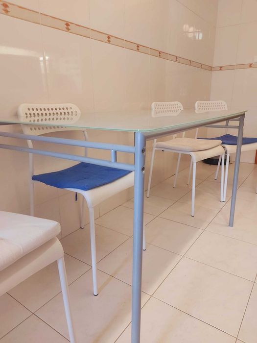 Mesa cozinha e 4 cadeiras IKEA