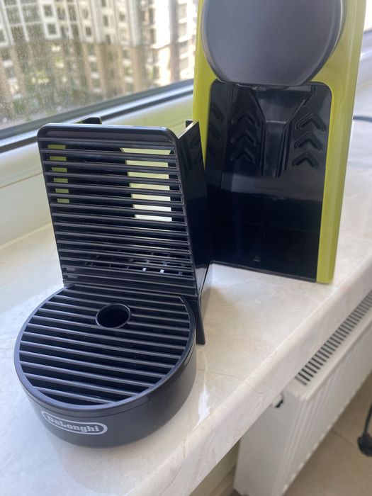 Капсульна кавоварка Nespresso Essenza Mini D30 Lime Green з Капучінато