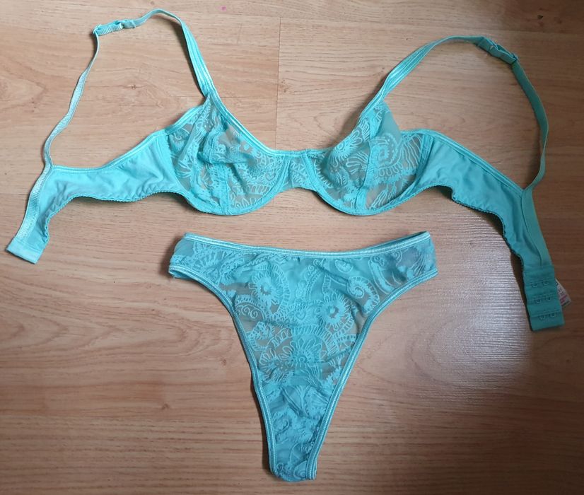 Komplet majtki i biustonosz (75B)