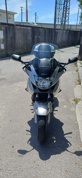 Honda Deauville 700 NT VA – 2012 | 15.917 kms | EXCELENTE ESTADO