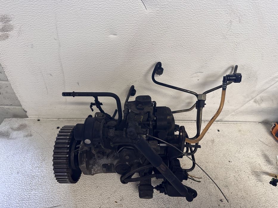 Pompa Wyryskowa Paliwa Komplet Peugeo Partner 1.9D  R8 448 B4 10B