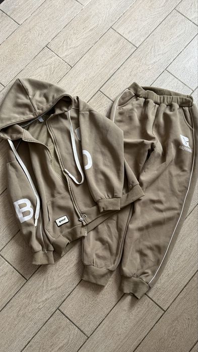 Продам спортивний костюм