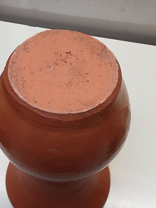 Jarra  em barro  mede 24 cm altura x 14,5 cm