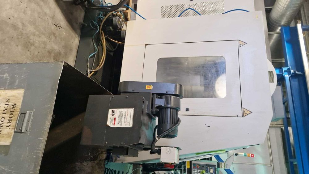 Frezarka AKIRA V5XP cnc