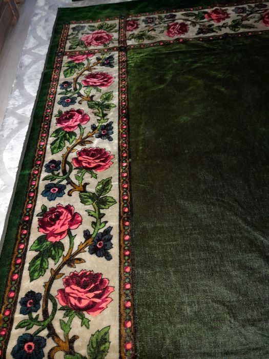 Narzuta, Kilim, kapa zielona ,róże - Secesja PRL