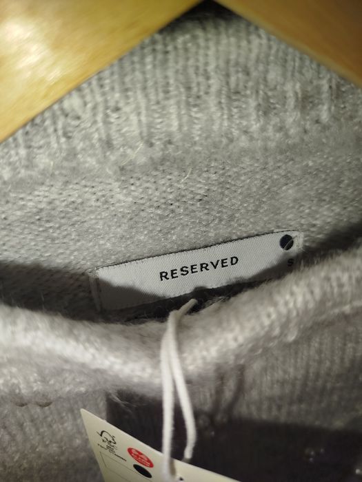 Z METKĄ Szary sweter Reserved