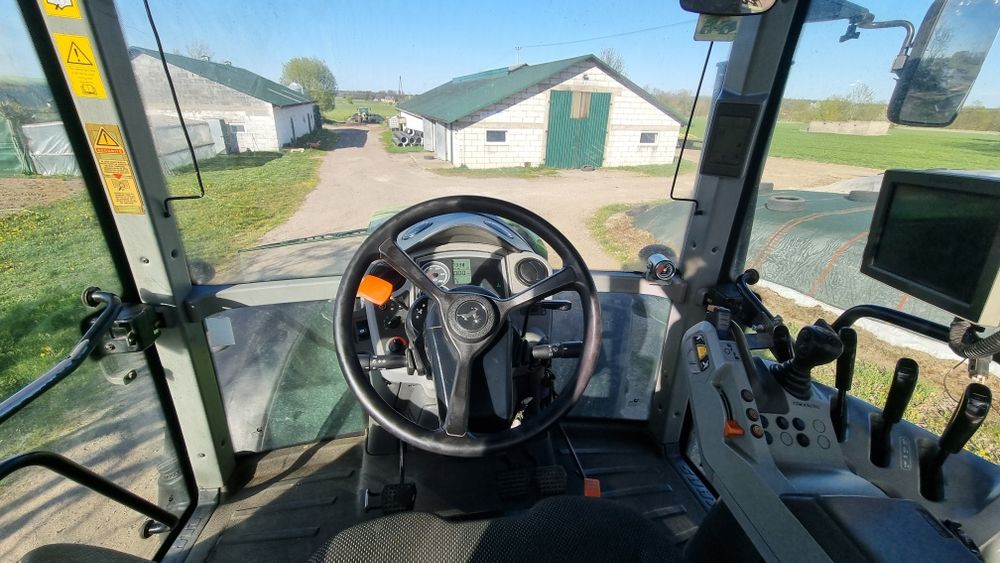 Ciągnik Claas Axion 820 Nawigacja  krajowy