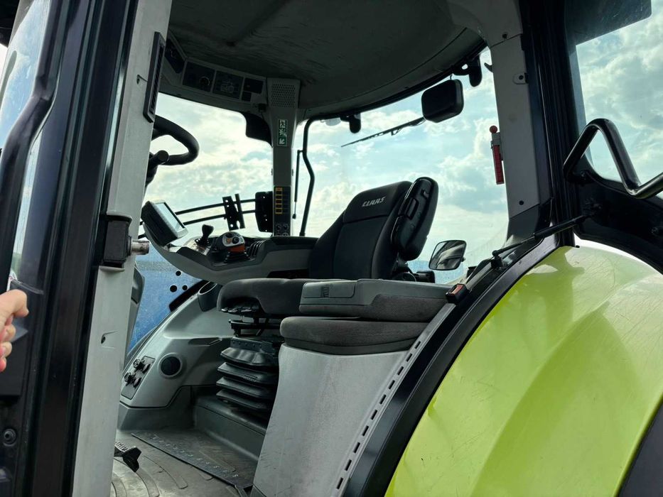 Трактор Class Axion 940