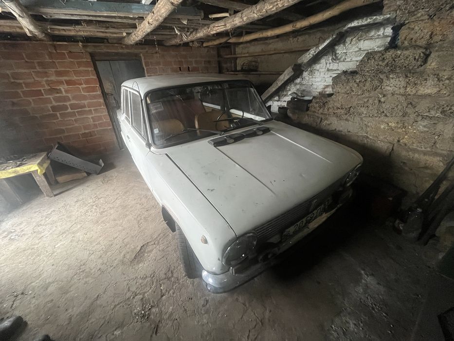 Автомобіль ВАЗ 21011