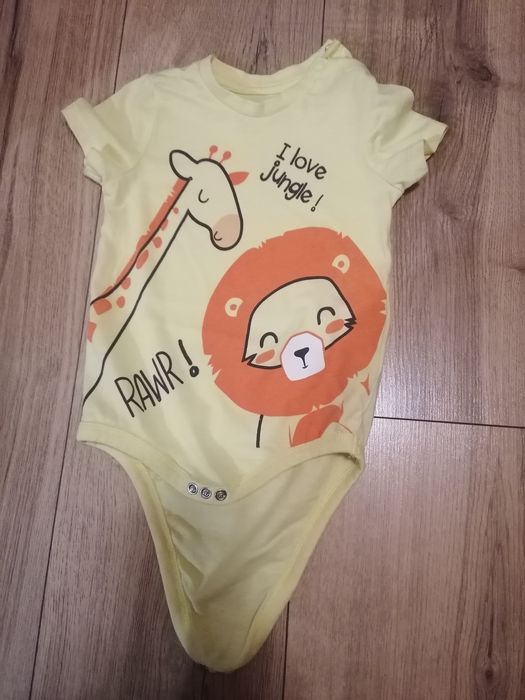 Body z krótkim rękawem