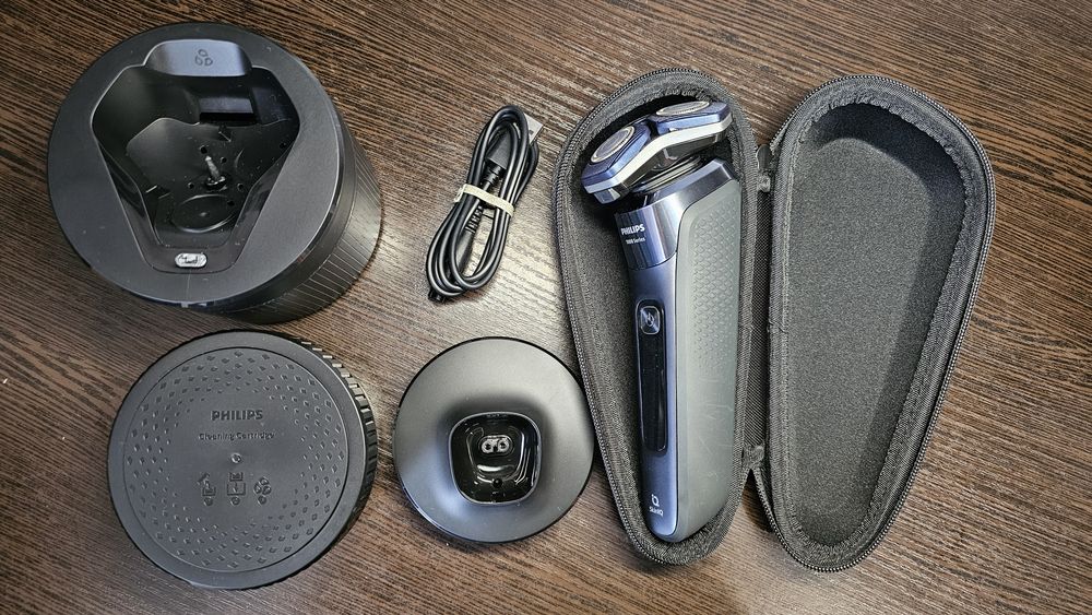Електробритва Philips 7000