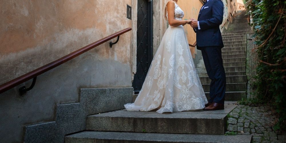 Piękna suknia ślubna