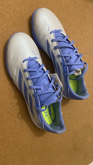 Chuteiras Adidas Copa Pure - piso sintético