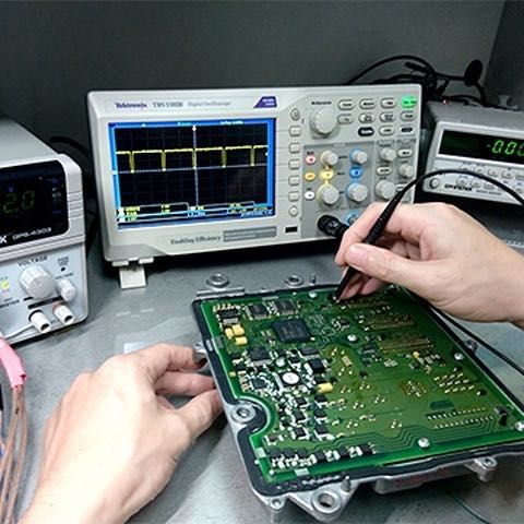 Ремонт та прошивка блокiв керування VW, Audi, Porsche, Bentley