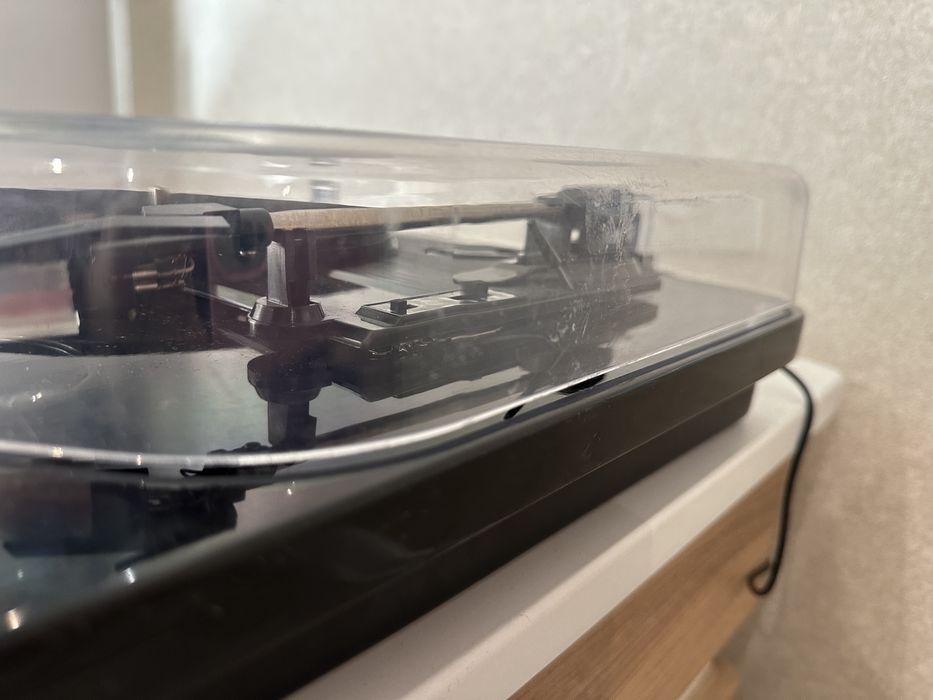 Новий програвач Ion Max LP