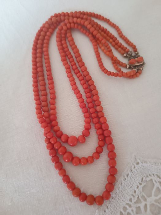 Коралл.Бусы .Антиквариат.Италия.ВЕС 45 ГРАММ