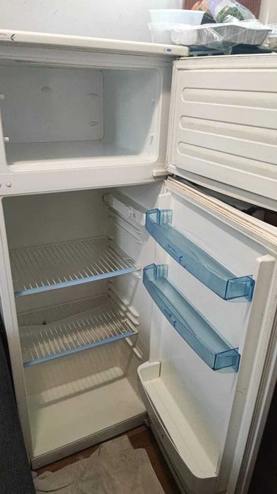 Frigorífico semi novo