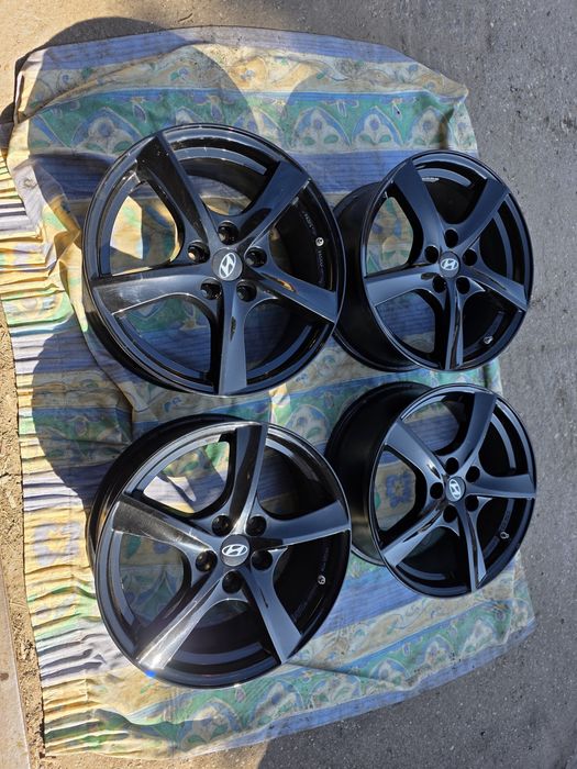 Felgi Aluminiowe Hundai R17 5x114.3 ET44-7J